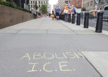 Protestas por el aumento de detenciones a inmigrantes por parte de ICE. Nueva York, 24 de julio de 2025. Foto: EFE/EPA/SARAH YENESEL.
