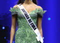 La representante de Santiago de Cuba, Lina Luaces, desfila durante la gala de Miss Universe Cuba 2025, celebrada en el Milander Park de Hialeah, Miami, el 8 de julio de 2025. Foto: Marlon Pacheco / EFE.