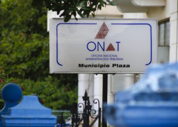 Señalización de la sede de la La Oficina Nacional de Administración Tributaria (ONAT) en el municipio de Plaza, en La Habana. Foto: Cubanoticias 360 / Archivo.