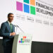 El presidente del Gobierno de España, Pedro Sánchez, interviene en el evento "Forjando una agenda común para lograr la sostenibilidad de la deuda en los países en desarrollo", durante la IV Conferencia Internacional para el Desarrollo celebrada en el Palacio de Congresos de Sevilla. Foto: Moncloa / Borja Puig de la Bellacasa / EFE.