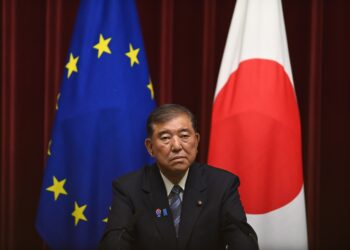 El primer ministro japonés Shigeru, este miércoles 23 de julio, durante un encuentro con el presidente de la Comisión Europea, grupo también en la agenda de Trump. Foto: DAVID MAREUIL/EFE/EPA.