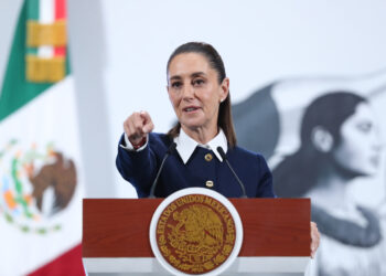La presidenta de México, Claudia Sheinbaum, durante una rueda de prensa este martes en Palacio Nacional de la Ciudad de México. Foto: EFE/Mario Guzmán.