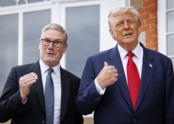 Starmer y Trump este lunes, en Escocia. Foto: TOLGA AKMEN / POOL/EFE/EPA.