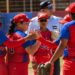 El equipo de softbol femenino de Cuba celebra una victoria. Foto: JIT Deporte Cubano / Facebook / Archivo.
