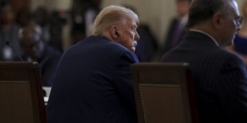 Donald Trump (I) en una reunión con líderes africanos en la Casa Blanca, el 9 de julio de 2025. Foto: EFE/EPA/WILL OLIVER / POOL.
