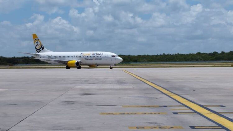 Vuelo inaugural de la aerolínea venezolana Turpial Airlines a Varadero. Foto: Prensa Latina.