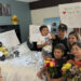 Abrego García  posando junto a su familia este viernes, en Maryland. Foto: EFE.
