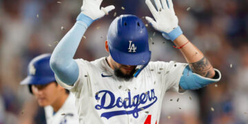 Andy Pagés continúa su progresión como uno de los mejores peloteros cubanos en MLB en la actualidad. Foto: Caroline Brehman/EFE/EPA.