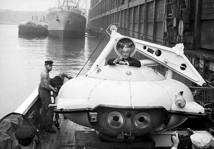 Jacques Costeau en su submarino. Foto: Tomada de: www.ibm.com