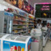 el emprendimiento privado cuenta con mayor disponibilidad y variedad de productos en comparación con las tiendas estatales, aunque con elevados precios. Foto: Kaloian Santos Cabrera.