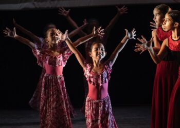 Curso de verano de la compañía Lizt Alfonso Dance Cuba. Foto: Facebook/Lizt Alfonso Dance Cuba.