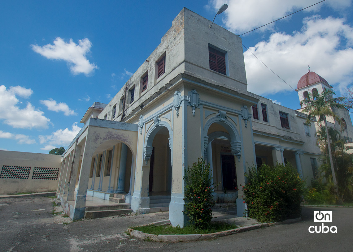 Escuela Secundaria Básica Rafael Carini Millán, en la avenida María Auxiliadora, en Víbora Park, La Habana. Foto: Otmaro Rodríguez.