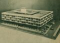 Maqueta del edificio polifuncional en cuya azotea radicaría la Terminal de Helicópteros de La Habana Vieja. Foto: “Información”, 25 de diciembre de 1958. Tomada de Repositorio Digital OHC.