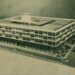 Maqueta del edificio polifuncional en cuya azotea radicaría la Terminal de Helicópteros de La Habana Vieja. Foto: “Información”, 25 de diciembre de 1958. Tomada de Repositorio Digital OHC.