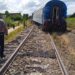 Tren de pasajeros se descarrila en Matanzas. Foto: Facebook/Periódico Girón.