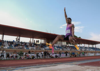 El atleta cubano Juan Miguel Echevarría participa en la prueba de salto de longitud del Meeting Internacional de Atletismo CD Meliz Sport, este jueves en la Fuente de la Niña, en Guadalajara. EFE/Nacho Izquierdo