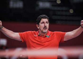 El reconocido entrenador brasileño Luizomar Moura, quien dirigirá la selección cubana de voleibol femenino. Foto: FIVB / Cubadebate.