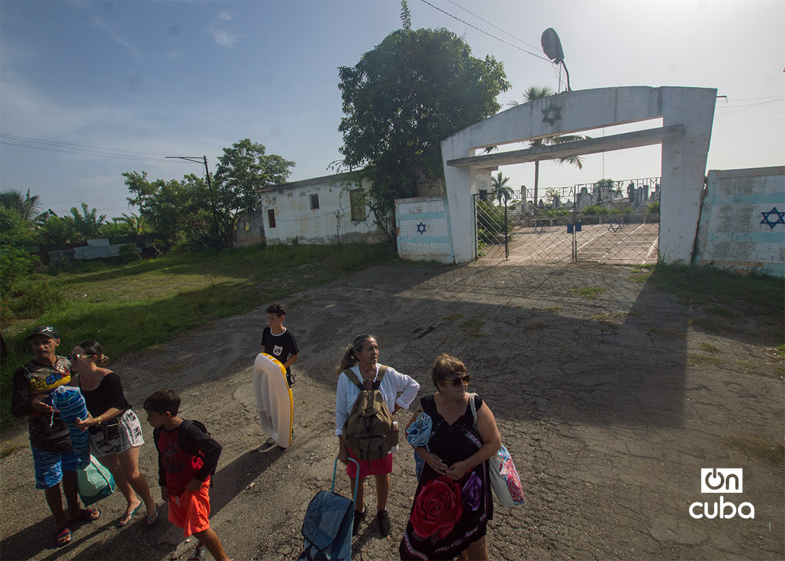 Intermediate stop of the train to Guanabo Beach, in East Havana. Photo: Otmaro Rodríguez.