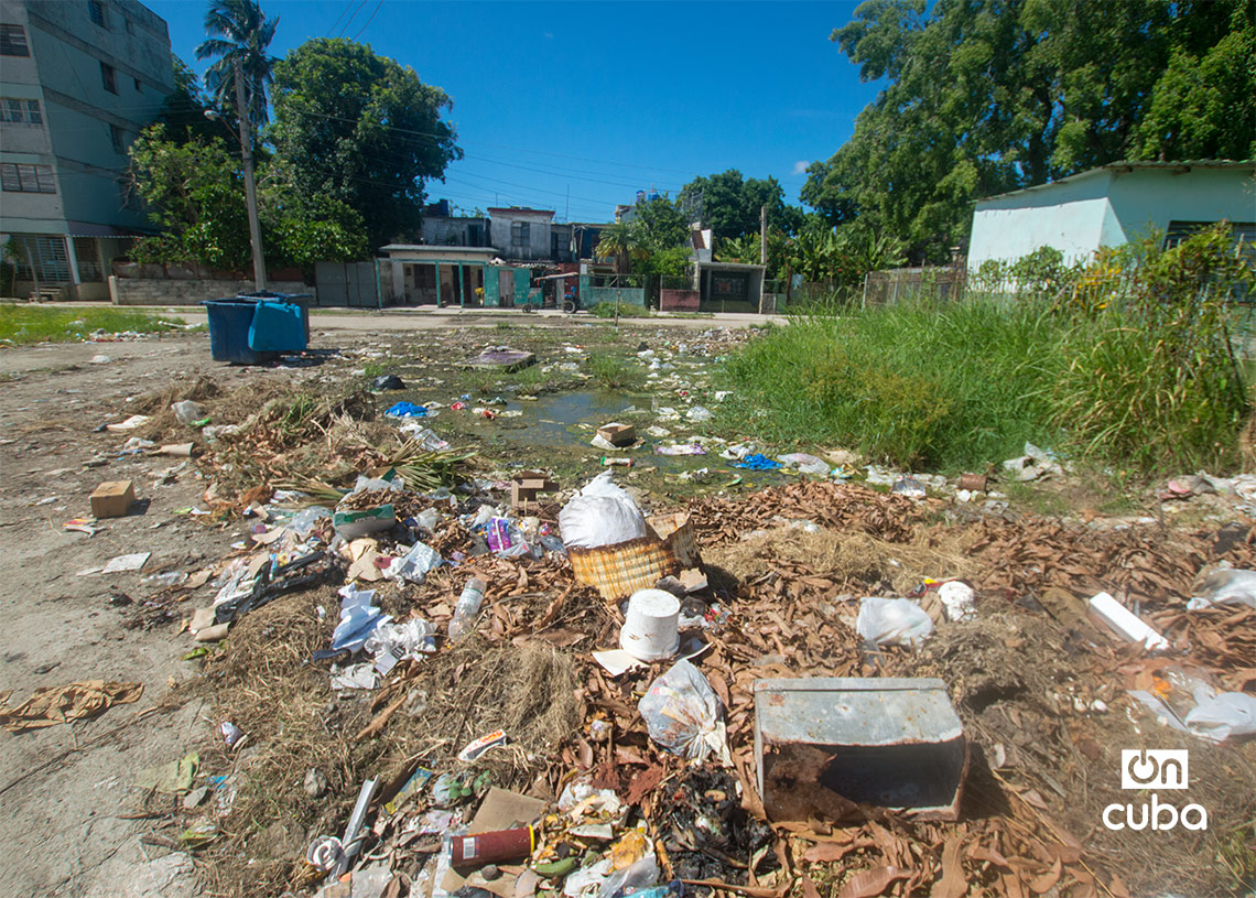 Calle Yara en el reparto Martí, La Habana. Foto: Otmaro Rodríguez.