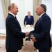 Putin y Steve Witkoff se saludan este miércoles. Foto: GAVRIIL GRIGOROV/ SPUTNIK/EFE/EPA.