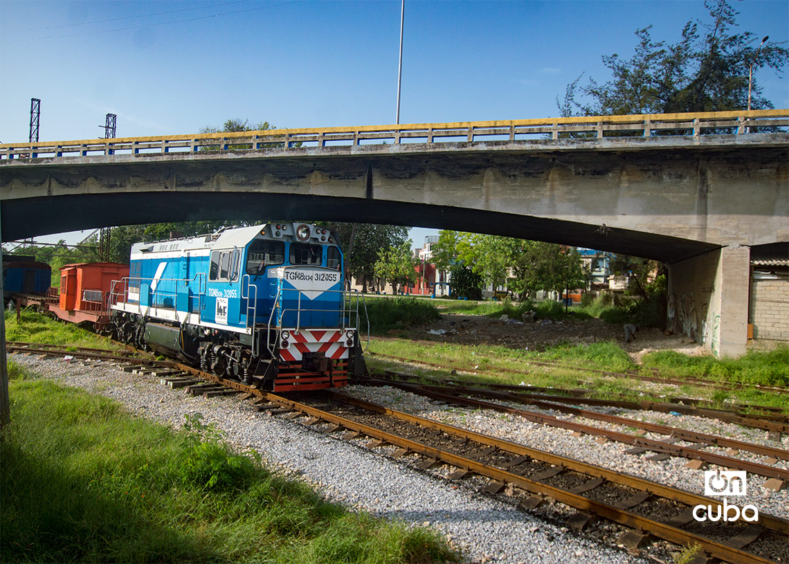 View from the train to Guanabo Beach, in East Havana. Photo: Otmaro Rodríguez.
