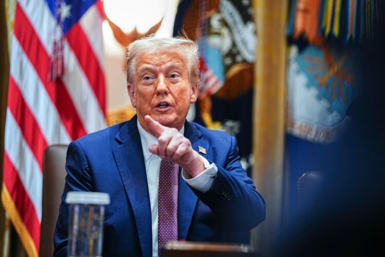 Donald Trump durante una reunión de su Gabinete en la Casa Blanca. Foto: EFE/EPA/AARON SCHWARTZ / POOL.