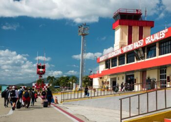 Aeropuerto de Santiago de Cuba. Foto: Naturaleza Secreta.