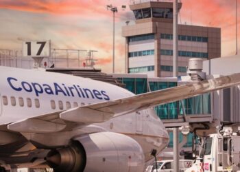 Un avión de Copa en el aeropuerto de Panamá. Foto: Aeropuerto De TocumenFacebook.