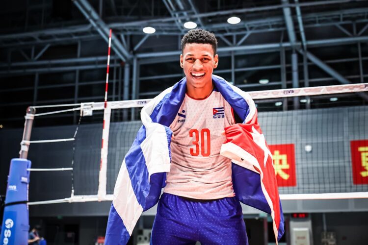 El cubano Daniel Martínez cerró la fase de grupo del campeonato Mundial sub-21 como líder anotador, puntos en ataque y servicio. Foto: Volleyball World