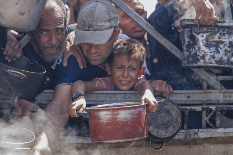 La ONU confirmó por primera vez de forma oficial algo que venían semanas alertando: que los palestinos de la Franja de Gaza sufren hambruna y que un total de 1,6 millones de los casi 2 millones de gazatíes padecen hambre. Foto: Mohammed Nateel/EFE/UNICEF.
