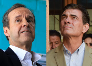 El expresidente Jorge "Tuto" Quiroga (i) y él senador Rodrigo Paz Pereira (d), quienes disputarán la presidencia de Bolivia en segunda vuelta el próximo 19 de octubre de 2025. Foto: Gabriel Márquez / STR / EFE.