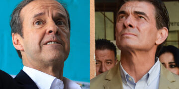 El expresidente Jorge "Tuto" Quiroga (i) y él senador Rodrigo Paz Pereira (d), quienes disputarán la presidencia de Bolivia en segunda vuelta el próximo 19 de octubre de 2025. Foto: Gabriel Márquez / STR / EFE.