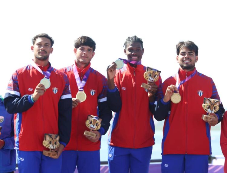 Miembros del equipo cubano de remo que conquistó el título en la modalidad de cuatro par de remos cortos en los Juegos Panamericanos Junior de Asunción 2025. Foto: Facebook JIT Deporte Cubano