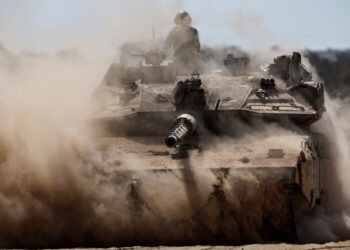 Tanque israelí en la frontera con Gaza. Foto:ATEF SAFADI/EFE/EPA.