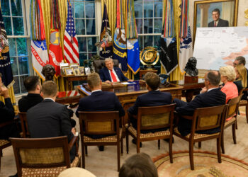 Donald Trump reunido con varios líderes europeos en el Despacho Oval de la Casa Blanca en Washington. Foto: @WhiteHouse en X.