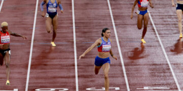 En la final de los 400 metros planos femeninos del Mundial de Tokio todas las corredoras bajaron de 50 segundos. Foto: Mast Irham/EFE/EPA.