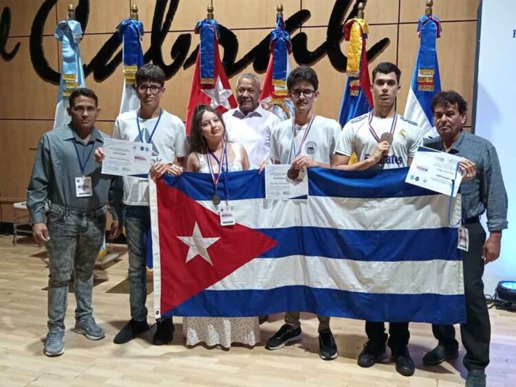 Cubanos Olimpiada Física
