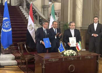 Irán y el Organismo Internacional de la Energía Atómica (OIEA) acordaron la reanudación de la cooperación bilateral. Foto: Rafael Grossi/OIEA/EFE.