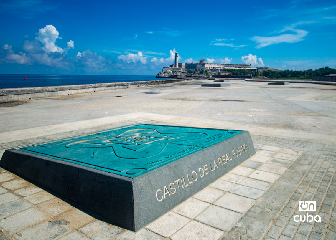 Plano del Castillo de la Real Fuerza, en la explanada de La Punta, en La Habana. En la distancia, el Morro. Foto: Otmaro Rodríguez.