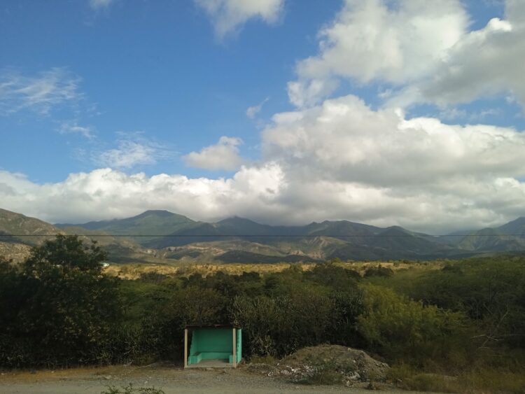 Montañas de Imías desde el litoral. Foto: José Julián Valiño Hernández.