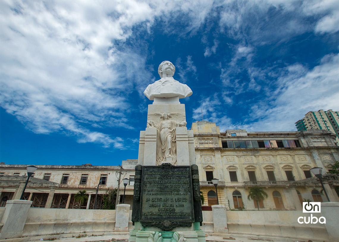 Monumento a Gonzalo de Quesada en el parque del mismo nombre, en La Habana. Foto: Otmaro Rodríguez.