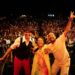 Edith Massola, directora artística del evento asumió junto a Marlon Pijuán y Bárbaro Marín la conducción en escena cada noche. Josone amaneció este sábado con un espectacular concierto de Wampi que el público esperó a pesar de la lluvia. Foto: Cortesía Festival Varadero Josone.