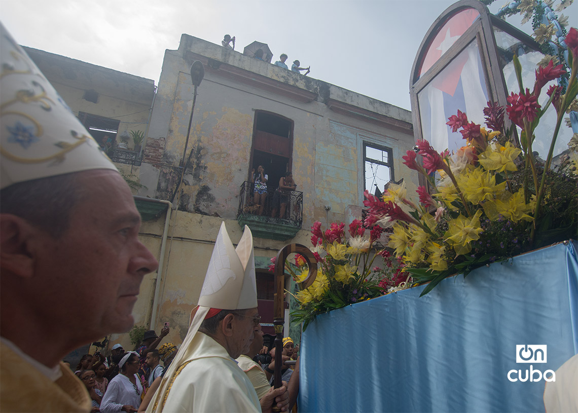 Procesión de la Virgen de la Caridad del Cobre por Centro Habana, el 8 de septiembre de 2025. Foto: Otmaro Rodríguez.