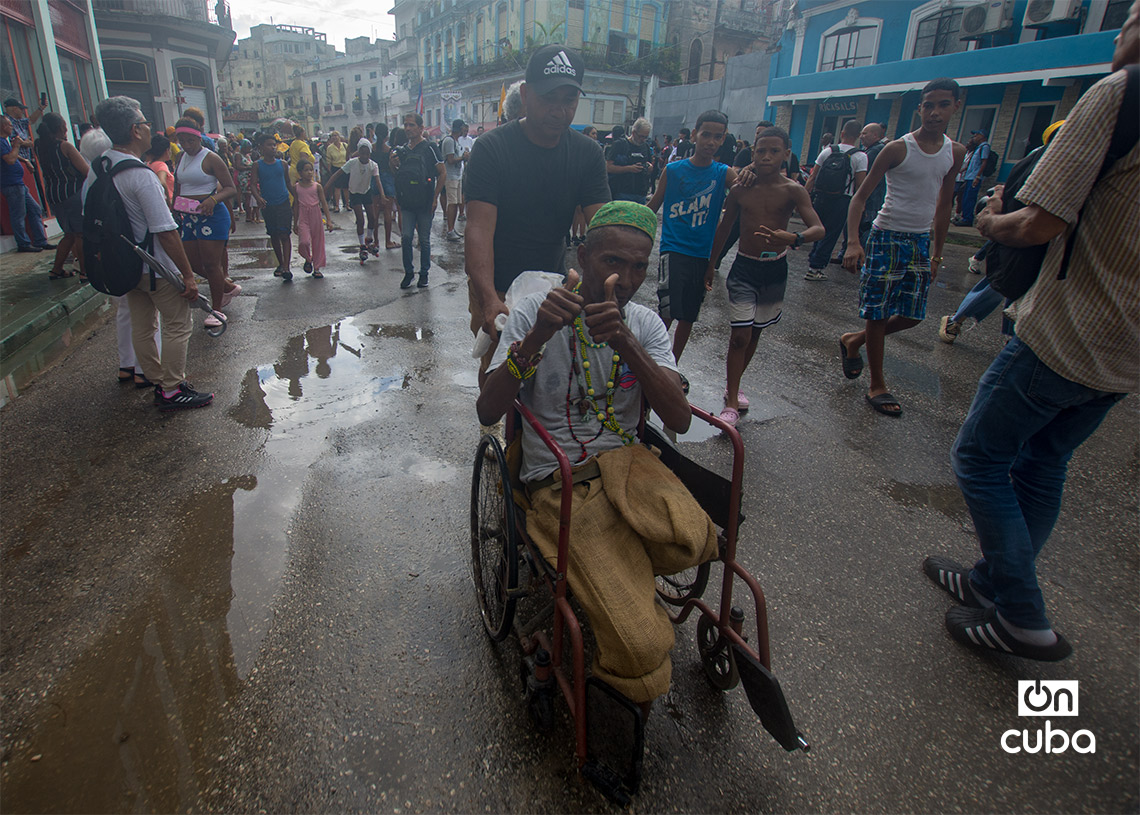 Procesión de la Virgen de la Caridad del Cobre por Centro Habana, el 8 de septiembre de 2025. Foto: Otmaro Rodríguez.