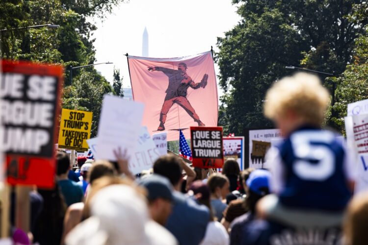 Protestas en Washington, DC, este sábado. Foto: JIM LO SCALZO/EFE/EPA.