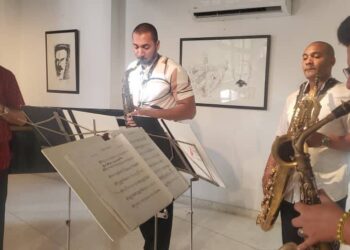 Z-Saxos