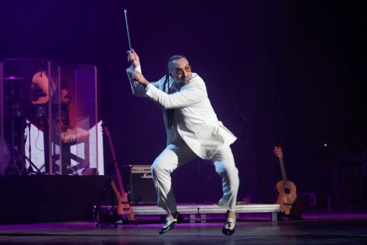 Alain Pérez el pasado 27 de septiembre en un concierto en el teatro Karl Marx. Foto: EGREM.
