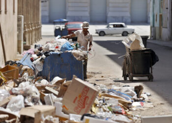 Vertedero de basura en La Habana. Foto: Ernesto Mastrascusa / EFE / Archivo.
