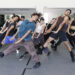 Bailarines de la compañía Acosta Danza en el ensayo de una obra, el 27 de agosto de 2025. Foto: Ernesto Mastrascusa/EFE.