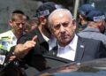 El primer ministro de Israel, Benjamin Netanyahu, se coloca contra el mundo.   Foto: Ronen Zvulun / POOL/EFE